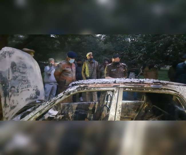 हरदोई: कार के अंदर जिंदा जले दो लोग, पुलिस डीएनए टेस्ट से करेगी पहचान