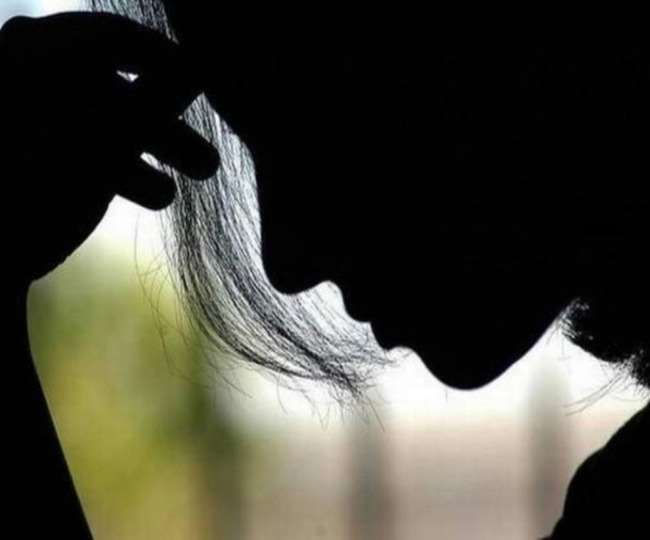 पति ने छिपाई शारीरिक कमजोरी, करता है प्रताड़ित... यूपी में महिला IAS ने लगाए गंभीर आरोप