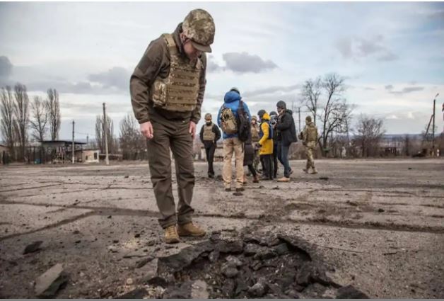 यूक्रेन के 40 सुरक्षा जवानों सहित 10 नागरिकों की मौत, राष्ट्रपति जेलेंस्की बोले- नहीं झुकेंगे