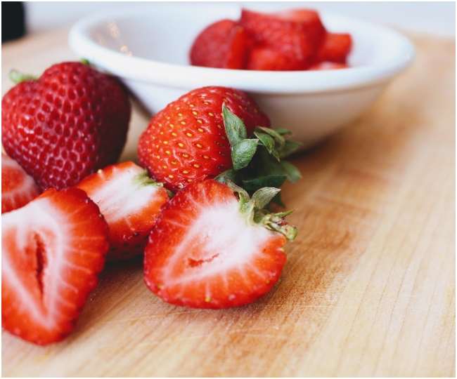 मोटापा से लेकर पाचन तक, स्ट्रॉबेरी खाने के अद्भुत फायदे