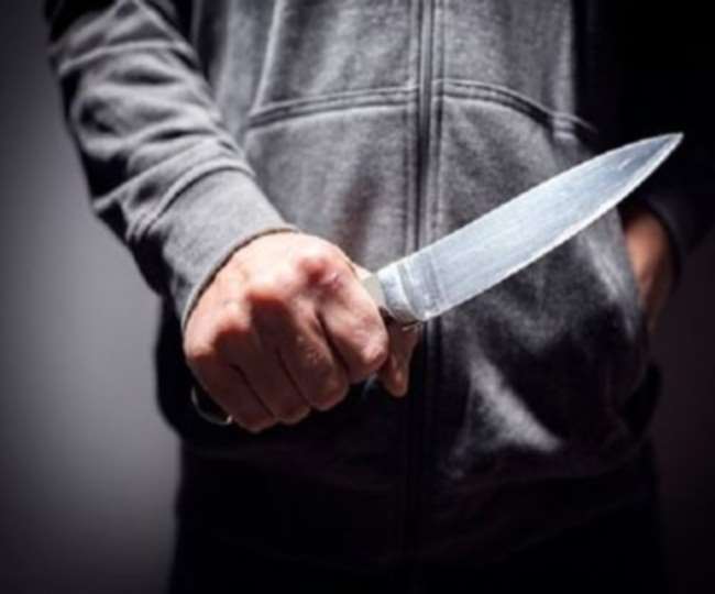 नॉएडा में युवती ने दोस्ती करने से मना किया, युवक ने चाकू से किया हमला