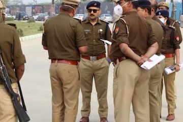 UP पुलिस के दागी पुलिसकर्मियों की शुरू हुई स्क्रीनिंग, 50 साल पार को जबरन किया जाएगा रिटायर