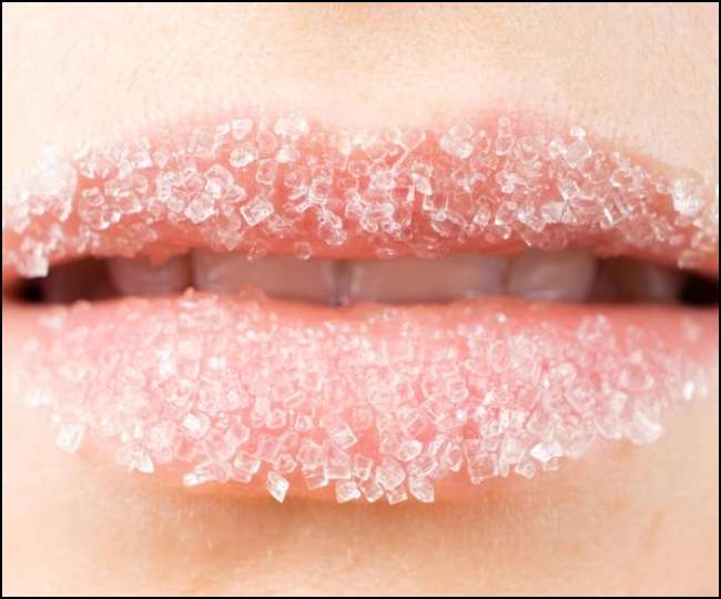 Summer Lip Care: होठों से डेड स्किन हटाने के लिए जरूर ट्राई करें ये लिप स्क्रब