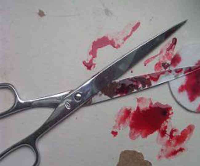 दिल्ली के अस्पताल में भर्ती मरीज को आया गुस्सा, डॉक्टर पर कर दिया कैंची से हमला