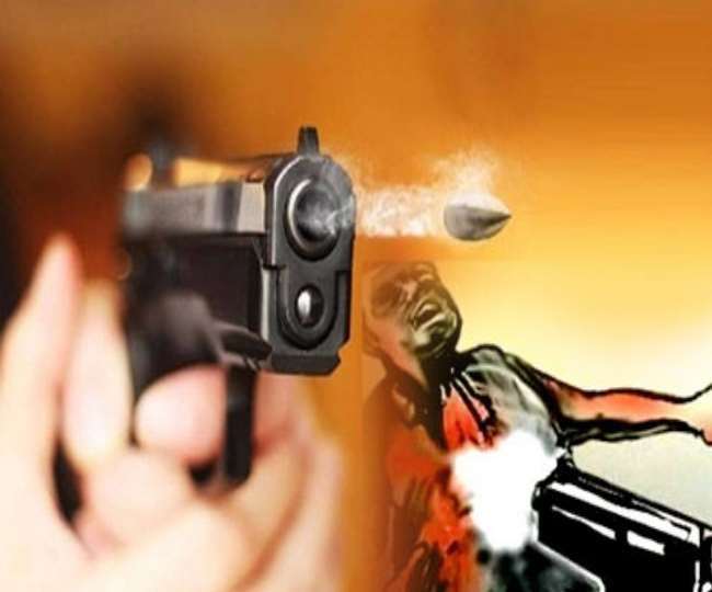 Wife Shot: विवाद के चलते पत्‍नी को मारी गोली, हालत गंभीर