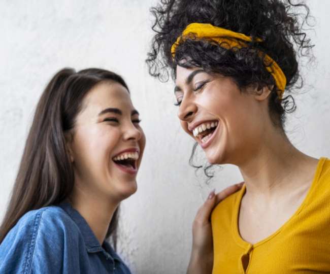जानिए कैसे हंसना है आपकी सेहत के लिए फायदेमंद