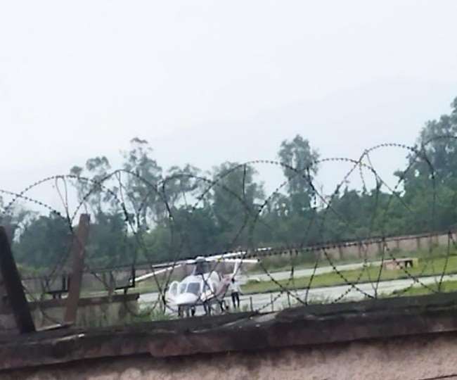 खटीमा से देहरादून आ रहे सीएम धामी का हेलीकॉप्टर खराब मौसम में फंसा, पंतनगर में की गई इमरजेंसी लैंडिंग