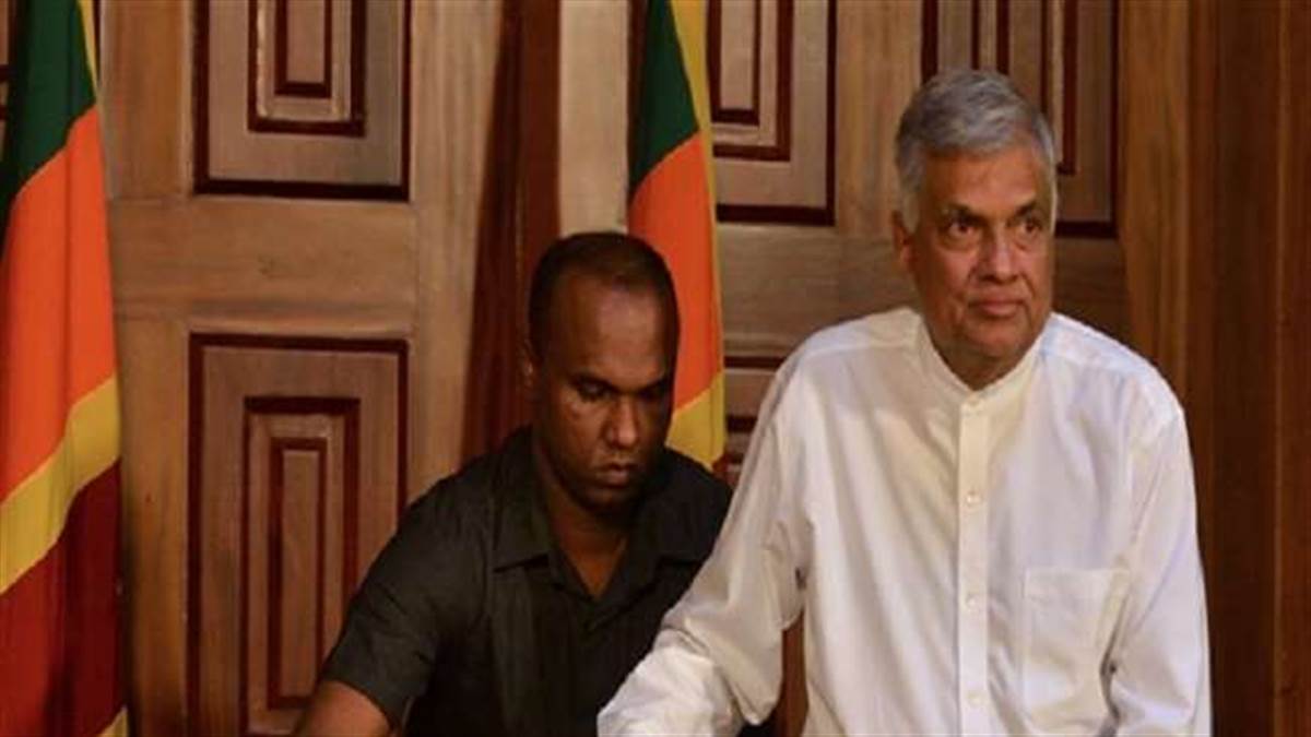 श्रीलंका के पीएम ने संभाली वित्त मंत्रालय की कमान, क्या अब सुधरेंगे हालात