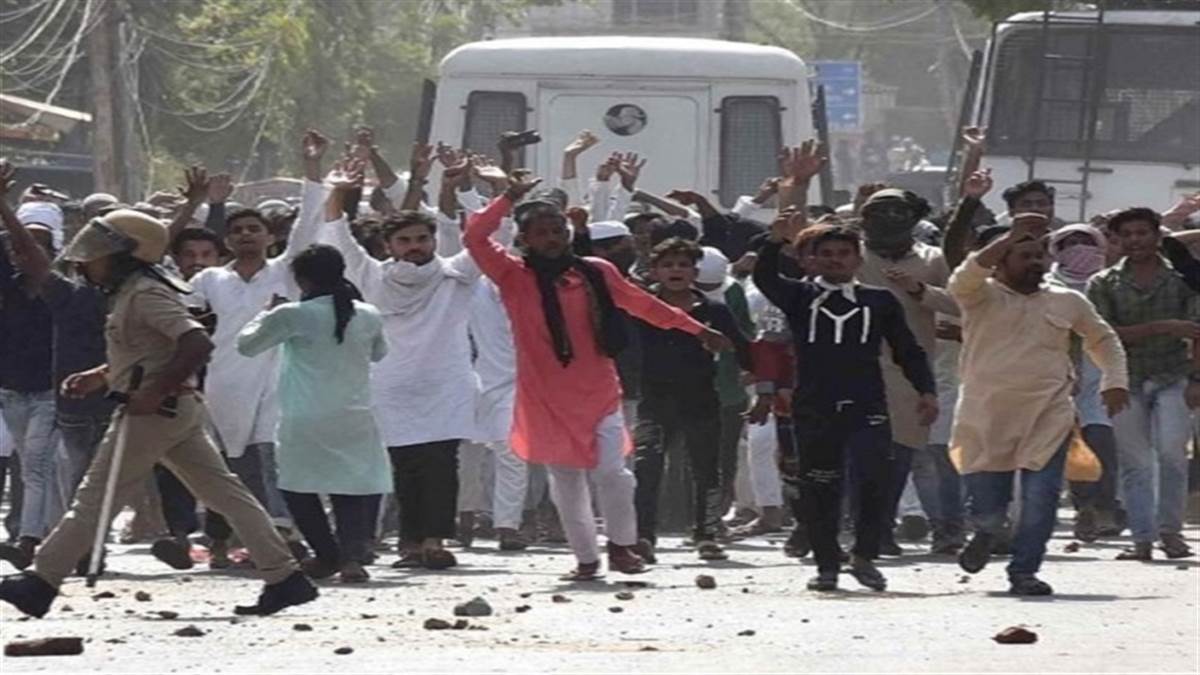 दंगाईयों के बुरे दिन शुरू! जुमे की नमाज के बाद भड़की ह‍िंसा में तीसरे द‍िन भी कार्रवाई जारी, अब तक 325 गिरफ्तार