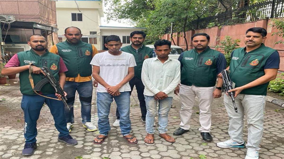 बांग्लादेश बोर्डर से आये दो हजार के जाली नोट, दो तस्कर गिरफ्तार