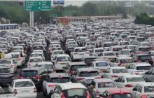नोएडा-दिल्ली बॉर्डर पर भीषण जाम, दिल्ली पुलिस भारत बंद के चलते कर रही है वाहनों की चेकिंग