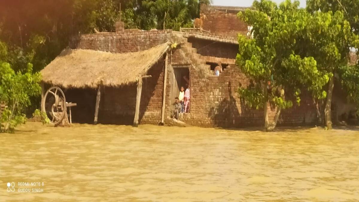 नेपाल में हुई भारी बरसात, राप्ती खतरे के पार