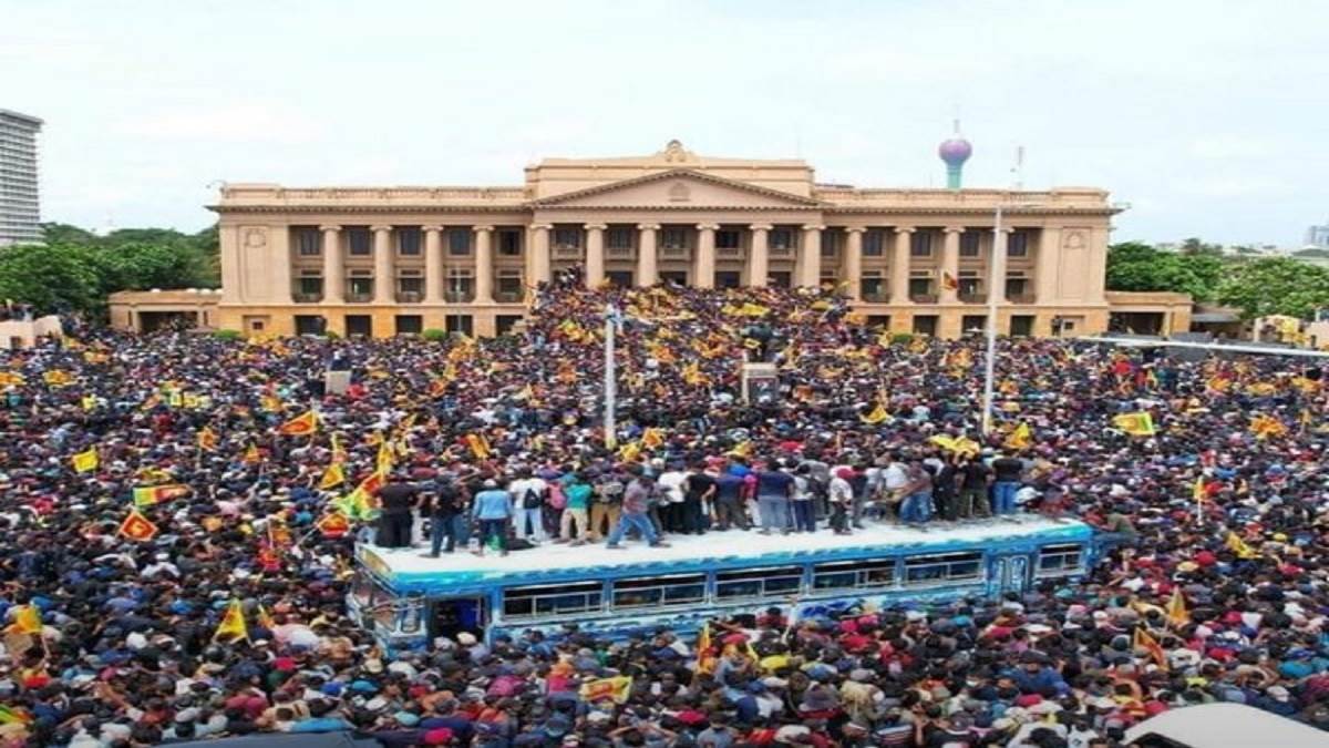 श्रीलंका के फरार राष्ट्रपति के घर में मिला करोड़ों का कैश, क्या गोटबया राजपक्षे ने किया भ्रष्टाचार?