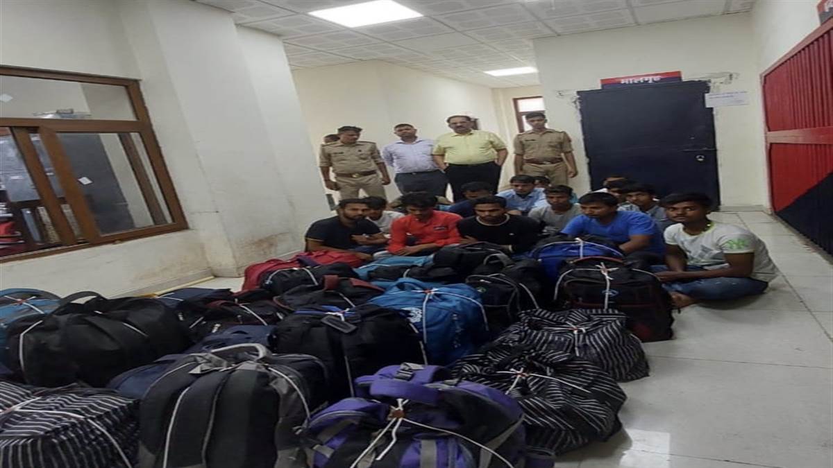 जीआरपी ने वाराणसी रेलवे स्टेशन से 3355 बोतल नशीली कफ सिरप के साथ 16 लोगों को किया गिरफ्तार