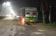 हाईटेंशन लाइन की चपेट में आकर ट्रक में लगी आग, करंट में चालक की मौत