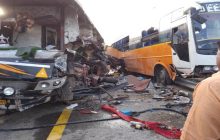 बाराबंकी में पूर्वांचल एक्सप्रेस वे पर भीषण सड़क हादसा, 9 की मौत, तीन दर्जन घायल