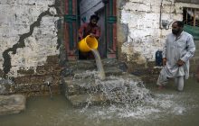पाकिस्तान के सिंध और बलूचिस्तान में बारिश से बुरा हाल, सड़कें और पुल बहे; हाईवे तक बंद