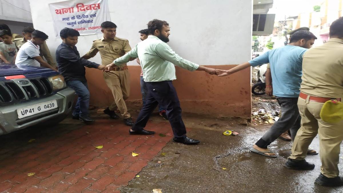 लखनऊ के दो ब्लड बैंकों पर छापेमारी, सात कर्मचारियों को गिरफ्तार किया गया