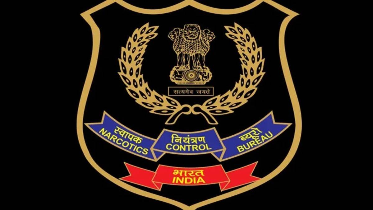 तीन तस्करों को पुलिस ने किया गिरफ्तार, 6.94 क्विंटल डोडा, पिकअप और कार बरामद