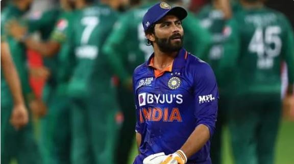 टीम इंडिया को लगा बड़ा झटका, रवींद्र जडेजा एशिया कप से बाहर, इस खिलाड़ी को मिला मौका
