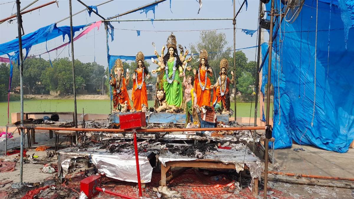 आग ने सब कुछ जला दिया, बस बची रही मां दुर्गा की प्रतिमा... भदोही अग्निकांड की ग्राउंड रिपोर्ट