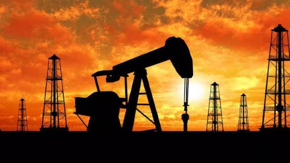 कच्चे तेल की कीमतों में आएगी तेजी, ओपेक+ देश नवंबर से रोजाना 20 लाख बैरल कम करेंगे प्रोडक्शन