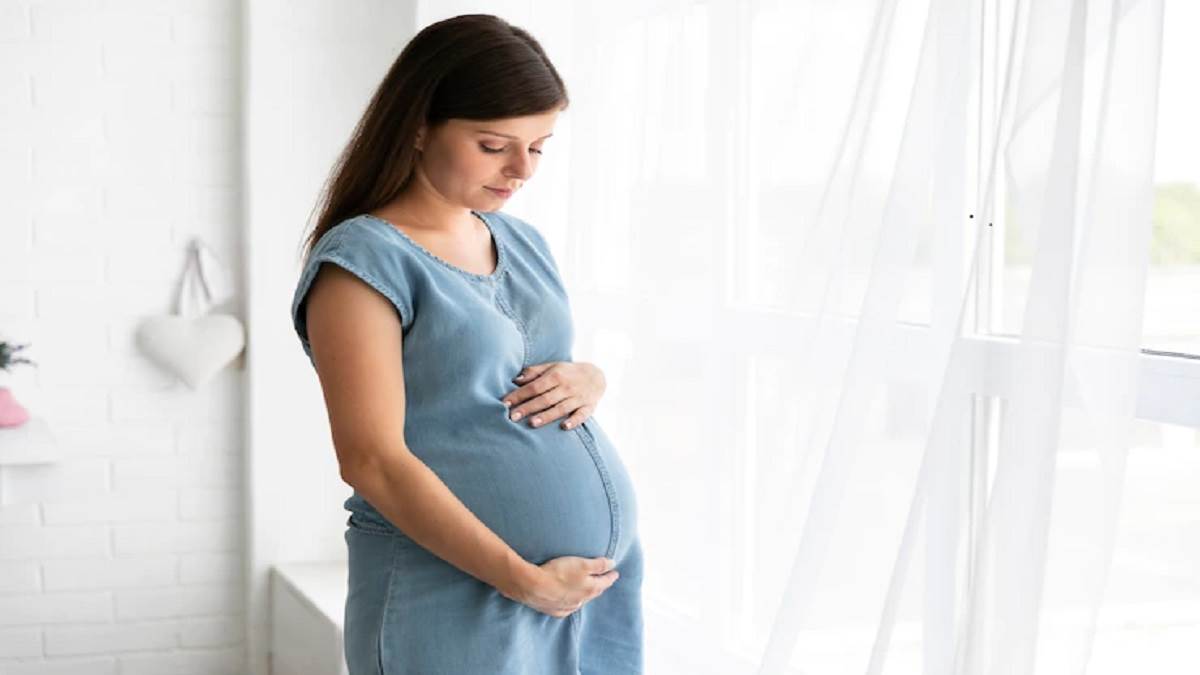 गर्भावस्था में कब्ज की समस्या से हैं परेशान, चुटकी में दूर करेंगे ये घरेलू नुस्खे