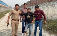 गाजियाबाद के आनंद औद्योगिक क्षेत्र में पुलिस मुठभेड़ में लुटेरे के पैर में लगने पर गिरफ्तार