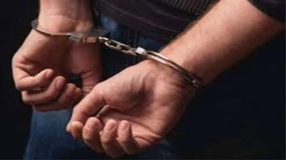 दिल्ली में प्रसाद में नशीला पदार्थ मिलाकर लूटपाट करने वाले जहरखुरानी गिरोह के तीन बदमाश गिरफ्तार