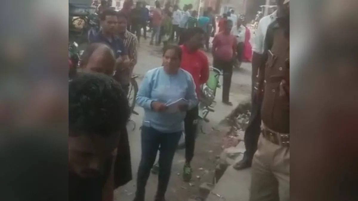 दुकानदार को गाली देते महिला दरोगा का वीडियो वायरल, किराये को लेकर चल रहा था विवाद