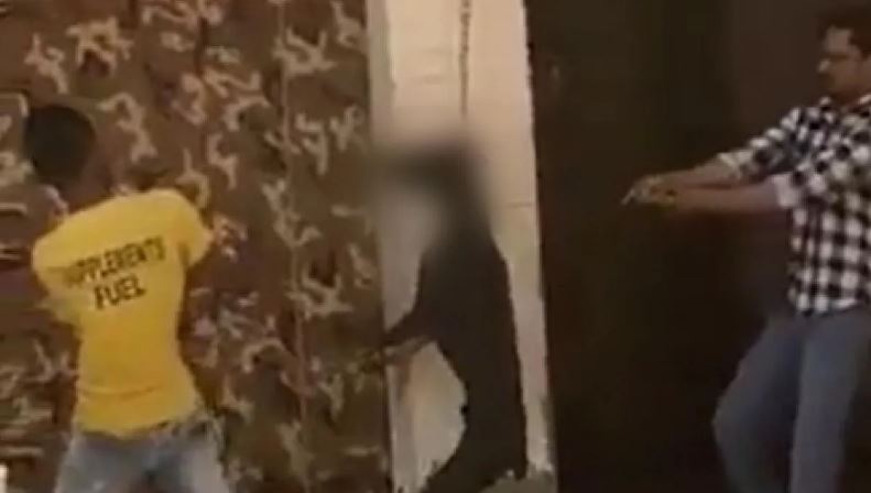 कुत्ते के साथ हैवानियत की हदें पार, फांसी पर लटकाकर उतारा मौत के घाट, देखिए रूह कंपा देने वाला वीडियो