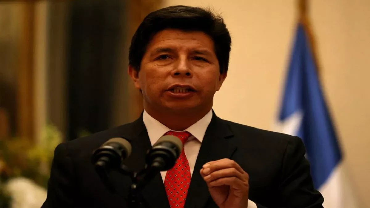 पेरू के राष्ट्रपति पेड्रो कैस्टिलो को पद से हटाया, पहली बार महिला राष्ट्रपति को मिली कमान