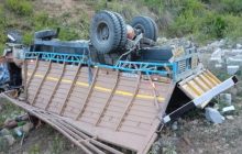 टिहरी में उत्तरकाशी लमगांव मोटर मार्ग पर गहरी खाई में गिरा ट्रक, एक की मौत