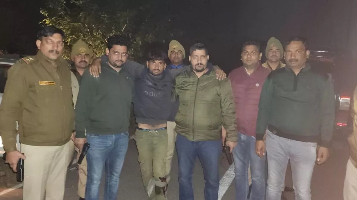 सपा नेता के घर डकैती डालने वाले दो बदमाश पुलिस मुठभेड़ में हुए घायल, मास्टरमाइंड समेत 5 अभी भी फरार