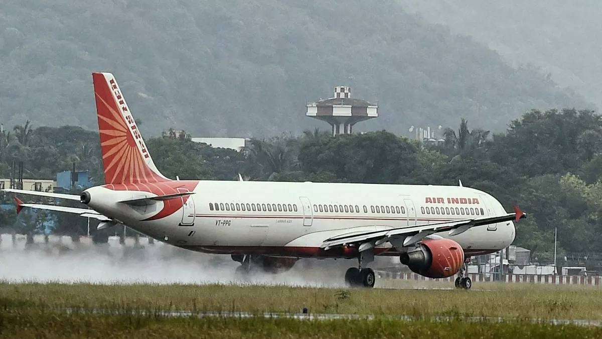 'नशे में धुत शख्स ने महिला यात्री पर की थी पेशाब'...एयर इंडिया ने माना फ्लाइट में हुई थी ये घटना