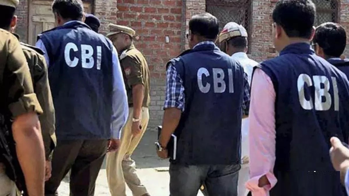 सीबीआई ने रिश्वत मामले में चेन्नई के इनकम टैक्स अधिकारी और CA को किया गिरफ्तार