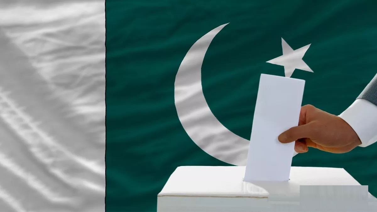 पाकिस्तान के निर्वाचन आयोग ने अप्रैल में पंजाब, खैबर पख्तूनख्वा में चुनाव कराने का प्रस्ताव दिया