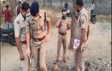 पुलिस चौकी के पास कत्ल: बचाने के लिए चिल्लाती रही महिला, दनादन चाकू से वार करते रहे बदमाश
