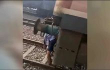 अमरोहा में ट्रेन से कटकर युवक की मौत, पांच किलोमीटर तक इंजन में फंसकर घिसटता रहा शव