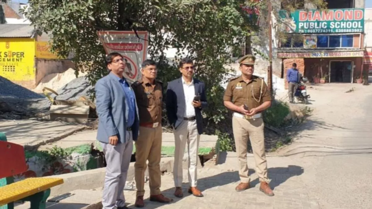 गाजियाबाद में ट्रैफिक पुलिस ने किया निरीक्षण, सड़क हादसों में आएगी कमी