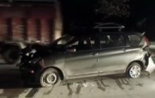 यमुना एक्सप्रेसवे पर दो कारों में हुई भयंकर टक्कर, 2 बच्चों समेत 8 लोग घायल