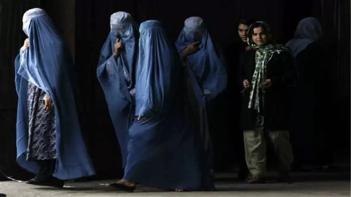 तालिबान द्वारा गैर सरकारी संगठनों के लिए काम करने वाली अफगान महिलाओं पर प्रतिबंध : UN