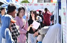 नौकरी छोड़ रहे लाखों चीनी युवा? घर पर बैठे मिल रही मोटी सैलरी! जानें कैसे