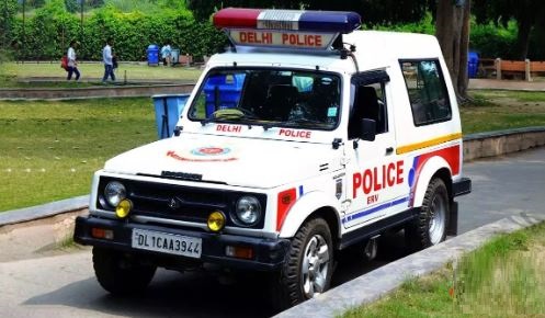 Delhi: एंबुलेंस चालक महिला को फेंक कर फरार, इलाज के दौरान आया होश, चालक की तलाश में पुलिस