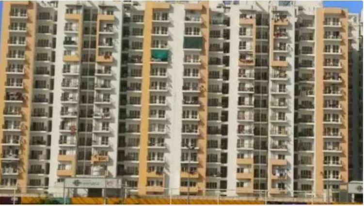 Ghaziabad: हाईकोर्ट के आदेश पर ध्वस्त होगी तीन मंजिला इमारत, 3 फ्लैट की जगह बनाए 23 फ्लैट