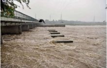 दिल्ली में यमुना के जल स्तर ने तोड़ा 45 साल पुराना रिकॉर्ड, निचले इलाकों में बाढ़ का खतरा