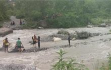 नदी में 'मौत की सेल्फी': मुरादाबाद से देहरादून घूमने आई थी मेडिकल की छात्रा, फोटो खींचते वक्त चली गई जान