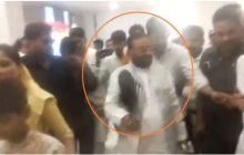 अब स्वामी प्रसाद मौर्य पर फेंका गया जूता, सपा के ओबीसी महासम्मेलन के दौरान हुई घटना
