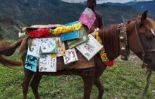 पहाड़ी इलाकों के बच्चों के लिए बनाई पर घोड़े पर लाईब्रेरी, मुश्किल हालातों में नौनिहाल सीख रहे ककहरा