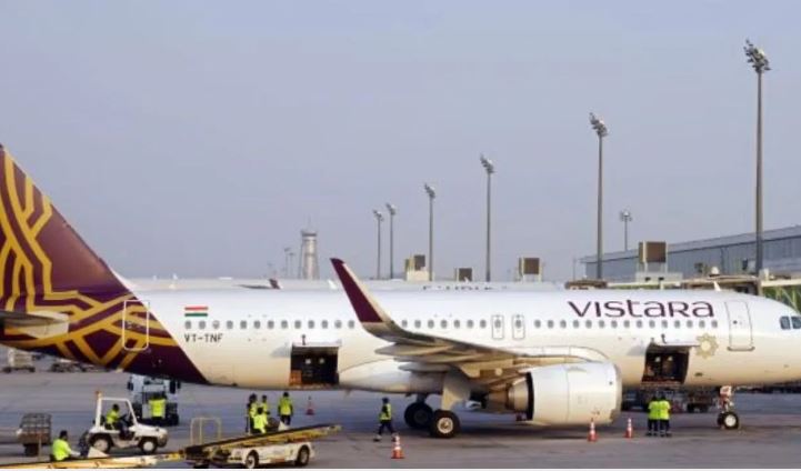 दिल्ली एयरपोर्ट पर सीधी टक्कर से बचे दो विमान, एक कर रहा था टेक ऑफ, उसी वक्त दूसरे फ्लाइट की लैंडिंग